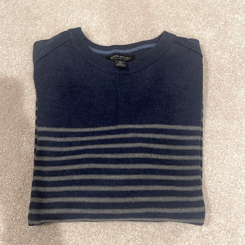 Banana Republic Extra Fine Merino Sweater Mens size L Navy /Grey stripe